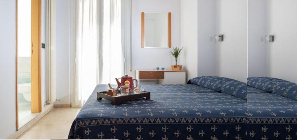 Hotel Kadett Rimini Zewnętrze zdjęcie