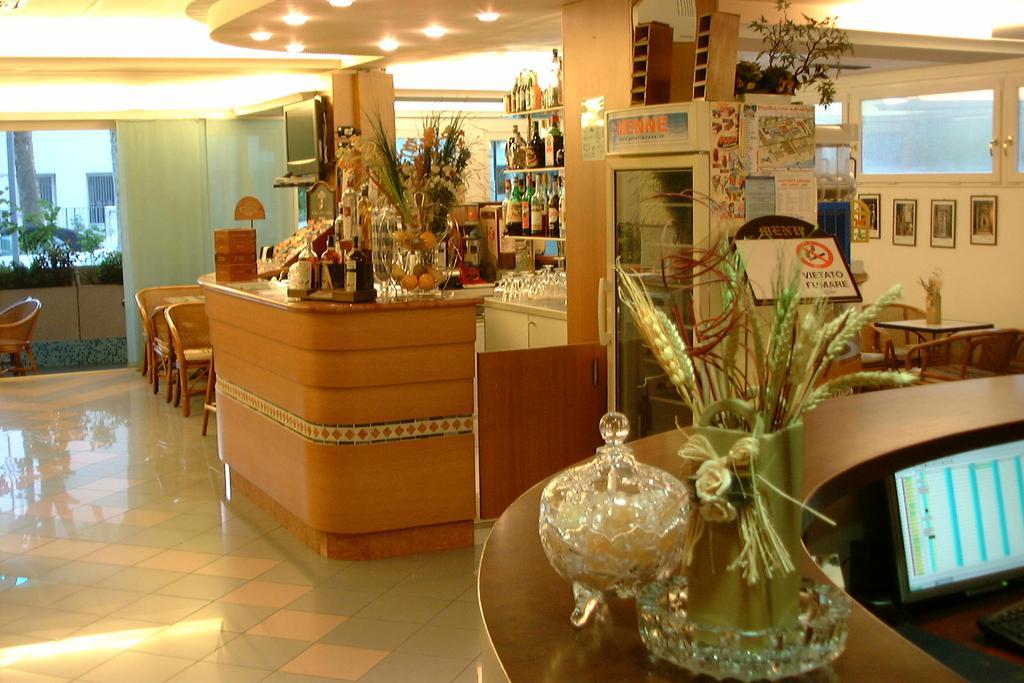 Hotel Kadett Rimini Zewnętrze zdjęcie
