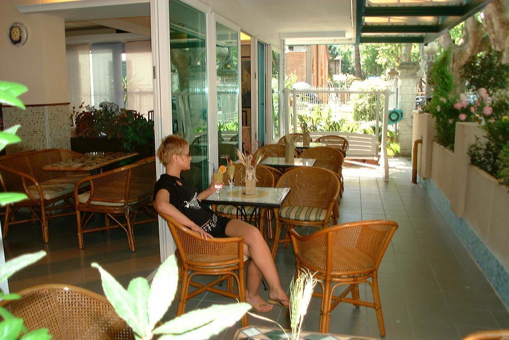 Hotel Kadett Rimini Zewnętrze zdjęcie