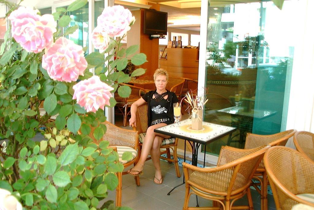 Hotel Kadett Rimini Zewnętrze zdjęcie