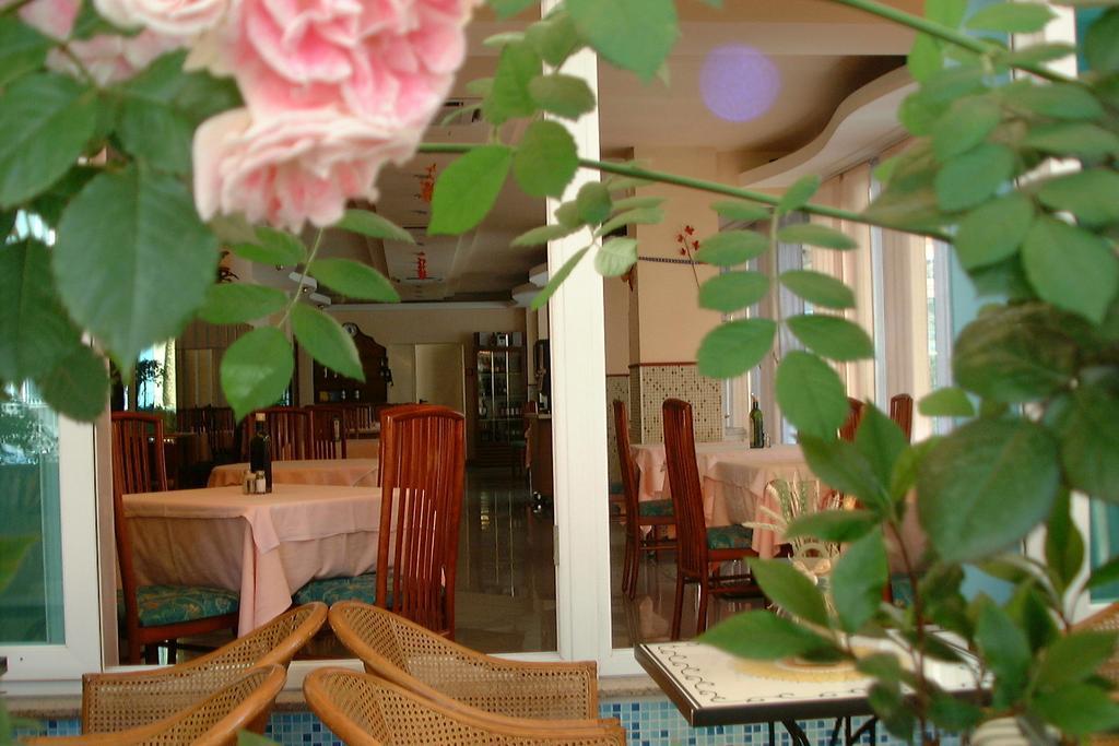 Hotel Kadett Rimini Zewnętrze zdjęcie