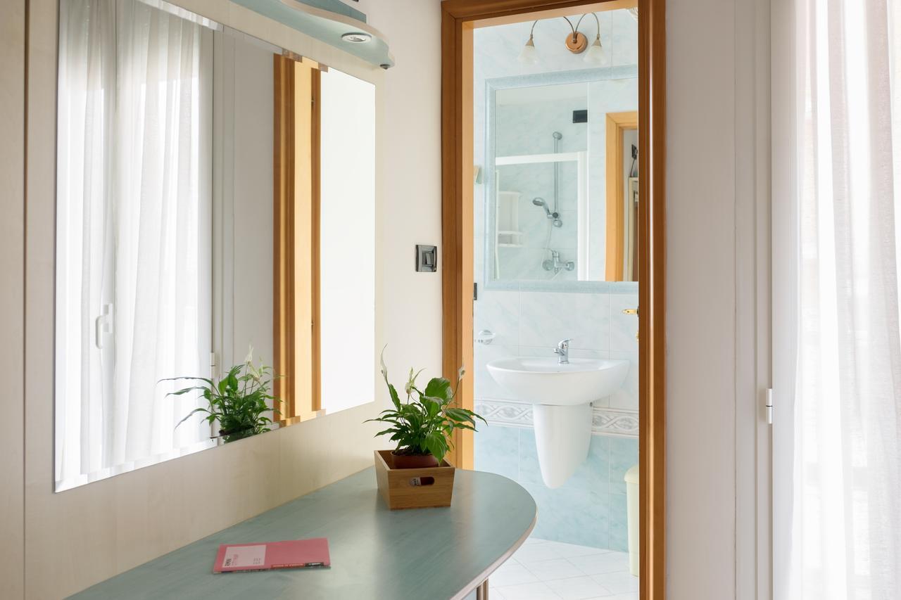 Hotel Kadett Rimini Zewnętrze zdjęcie